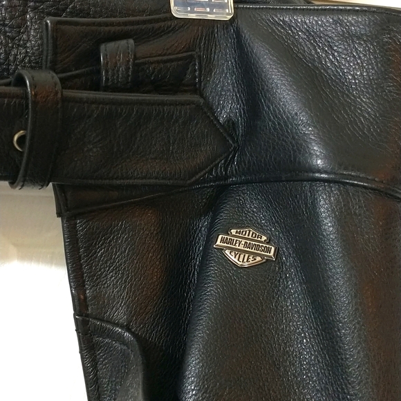 Genuine Harley Davidson leather chaps. Waist 36"-42" length 30". See pictures. - Picture 3 of 9